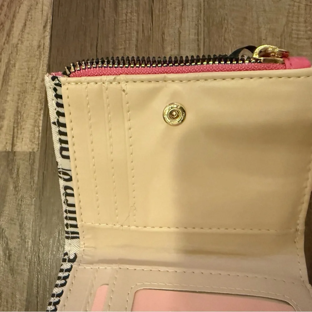 Juicy Couture Pink Heart Quilted Wallet - Picture 8 of 12